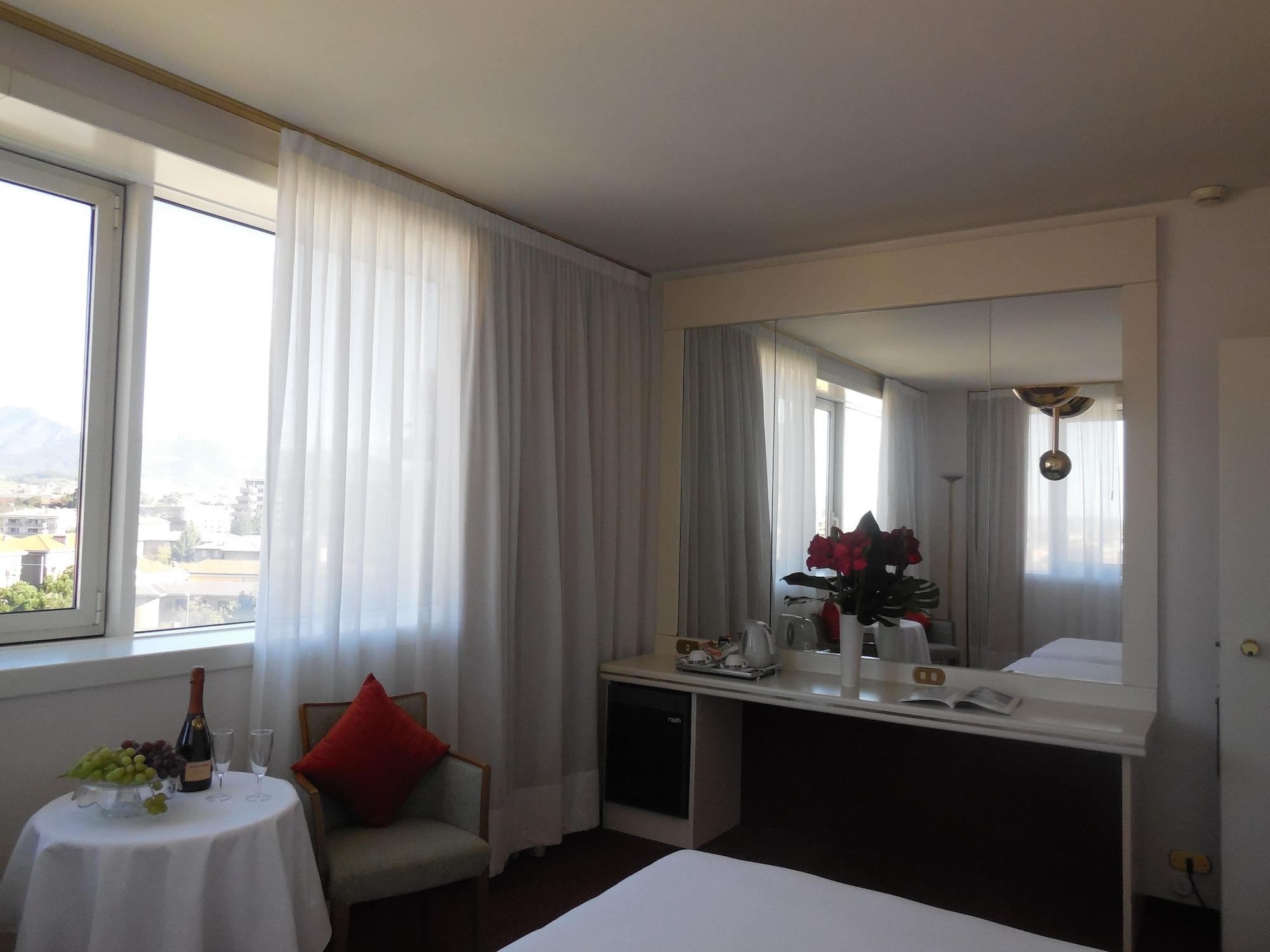 Starhotels Cristallo Palace Bergamo Buitenkant foto